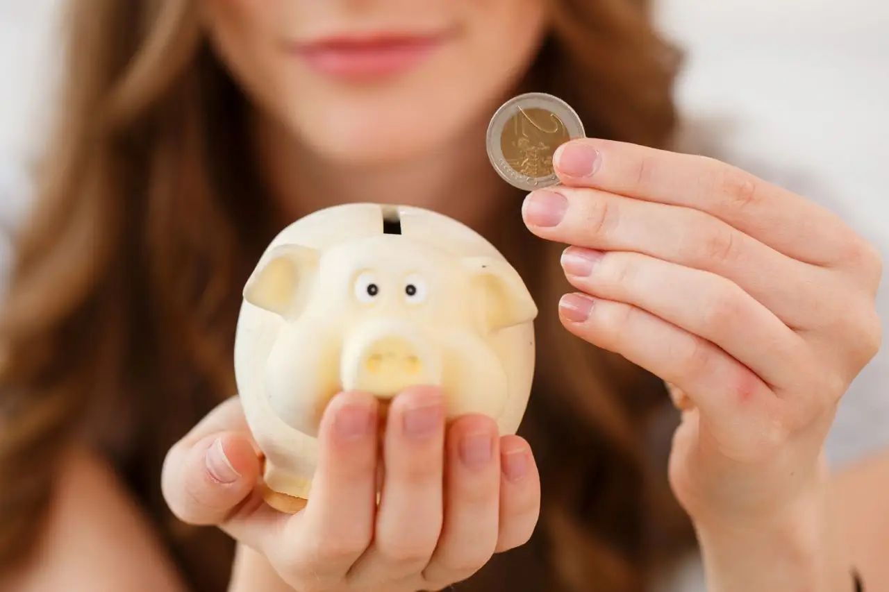 Il metodo delle 52 settimane per risparmiare nel 2025: ecco quanto accumuli davvero