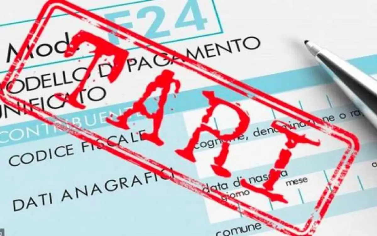 Non hai la residenza nell’appartamento affittato? Ecco cosa succede davvero con la tassa rifiuti