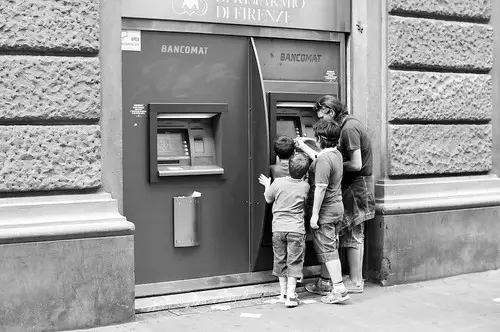 Conti correnti con zero spese: ecco la verità su commissioni nascoste e costi reali