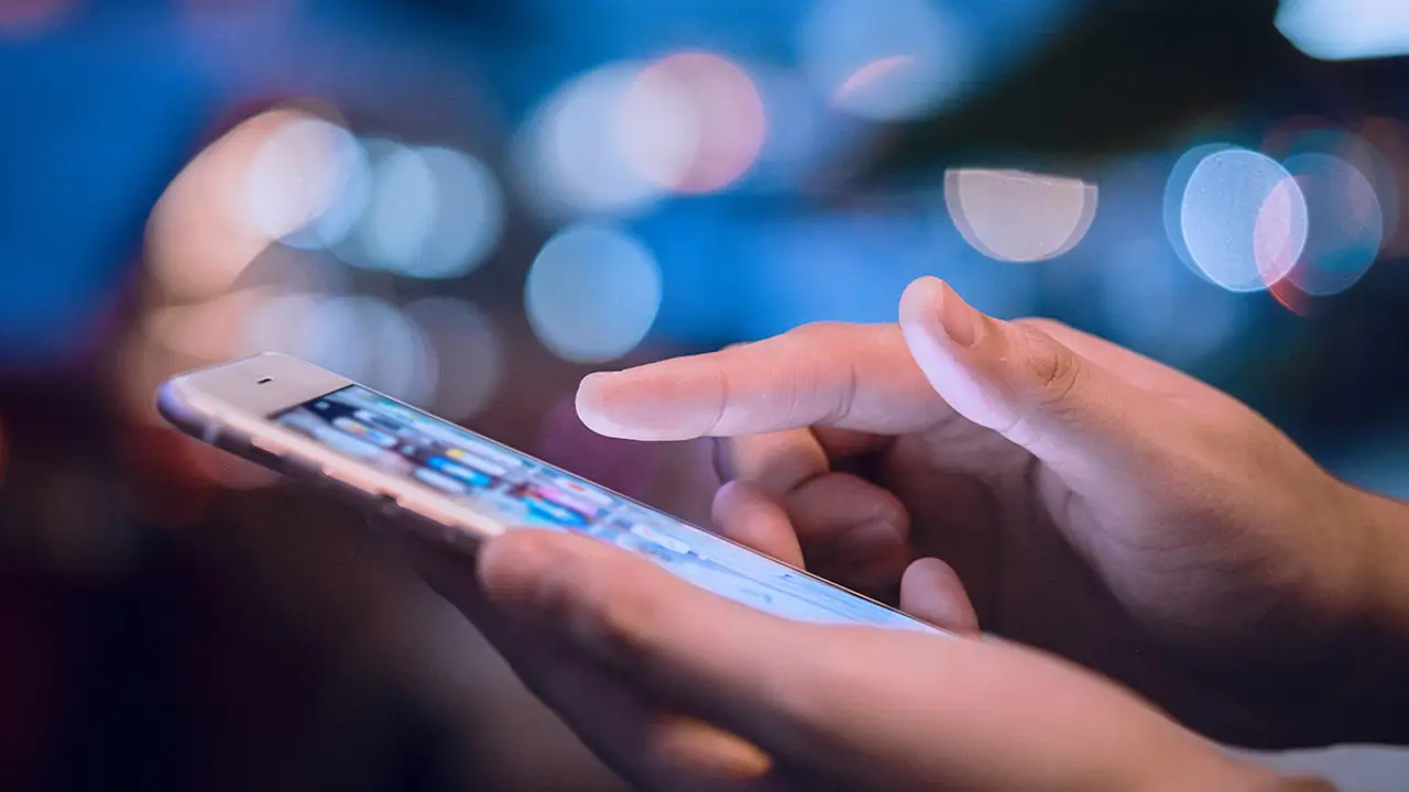 Il tuo telefono è lento o si blocca? Attenzione subito a questi segnali di virus