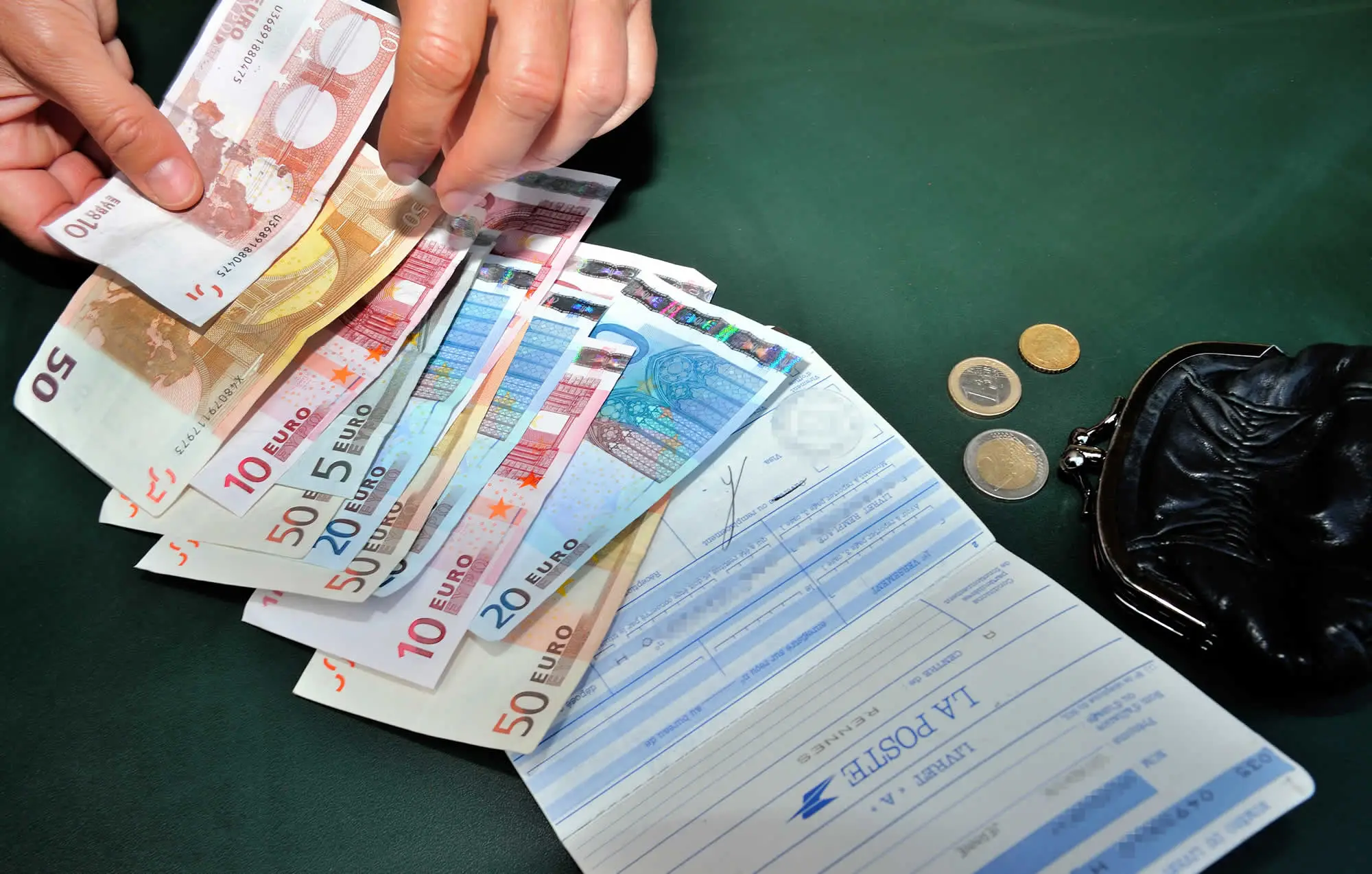 Rimborsi bollette 2025 direttamente in busta paga: ecco chi ne ha diritto e le cifre