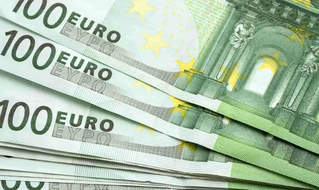Hai 300.000 euro da parte? Ecco quanto ti garantirebbero ogni mese trasformandoli in rendita