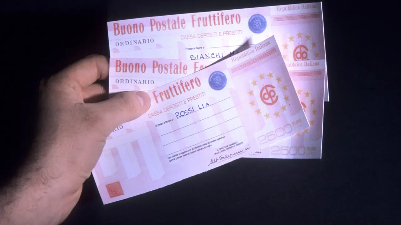 Hai dei Buoni Fruttiferi Postali vecchi? Ecco come calcolare il loro valore oggi